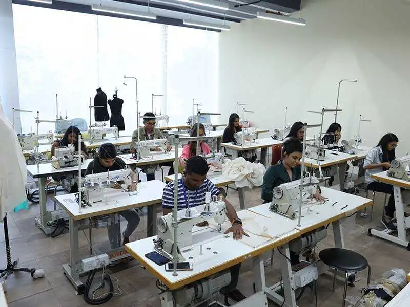 Choose a Fashion Designing Course to Enter The Ever Growing Field!