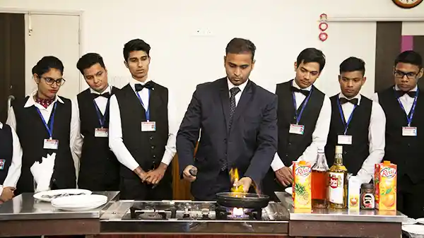Reasons to Join a Hotel Management College in Raipur