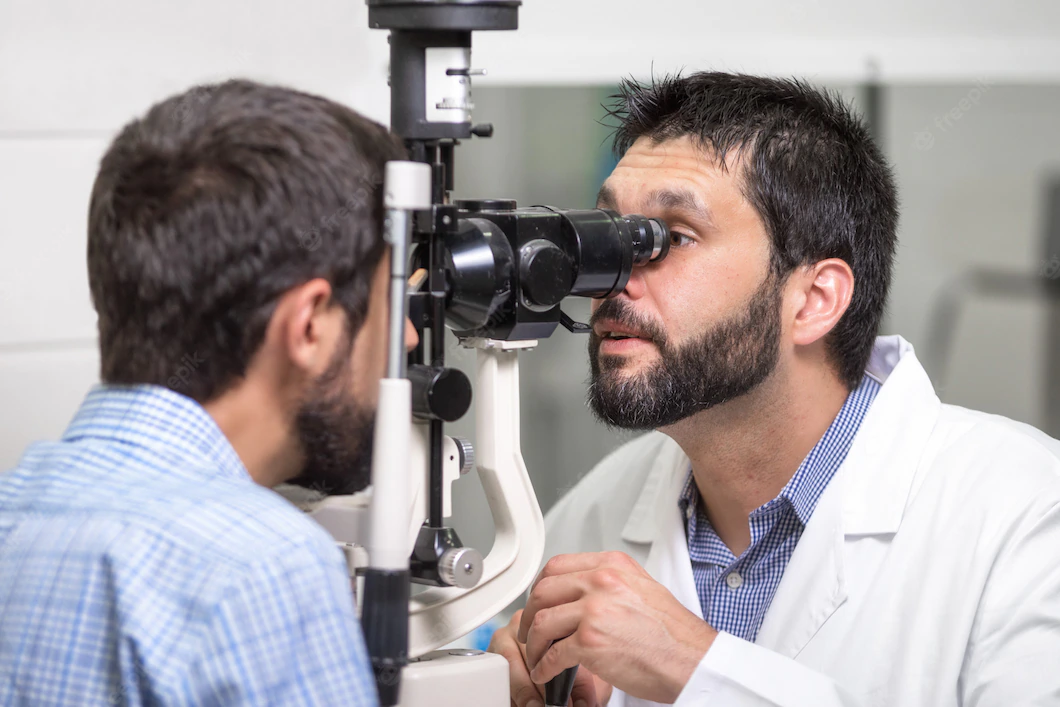 What do recruiters look for before hiring new optometrists?