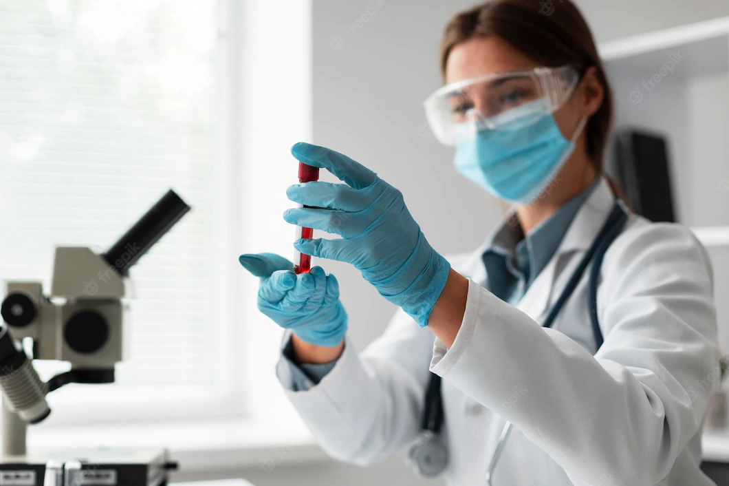 9 Reasons to Become a Medical Lab Technician and benefits of  MLT courses.