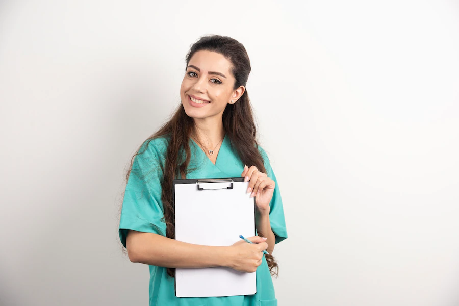 How to become a nephrology nurse in India?