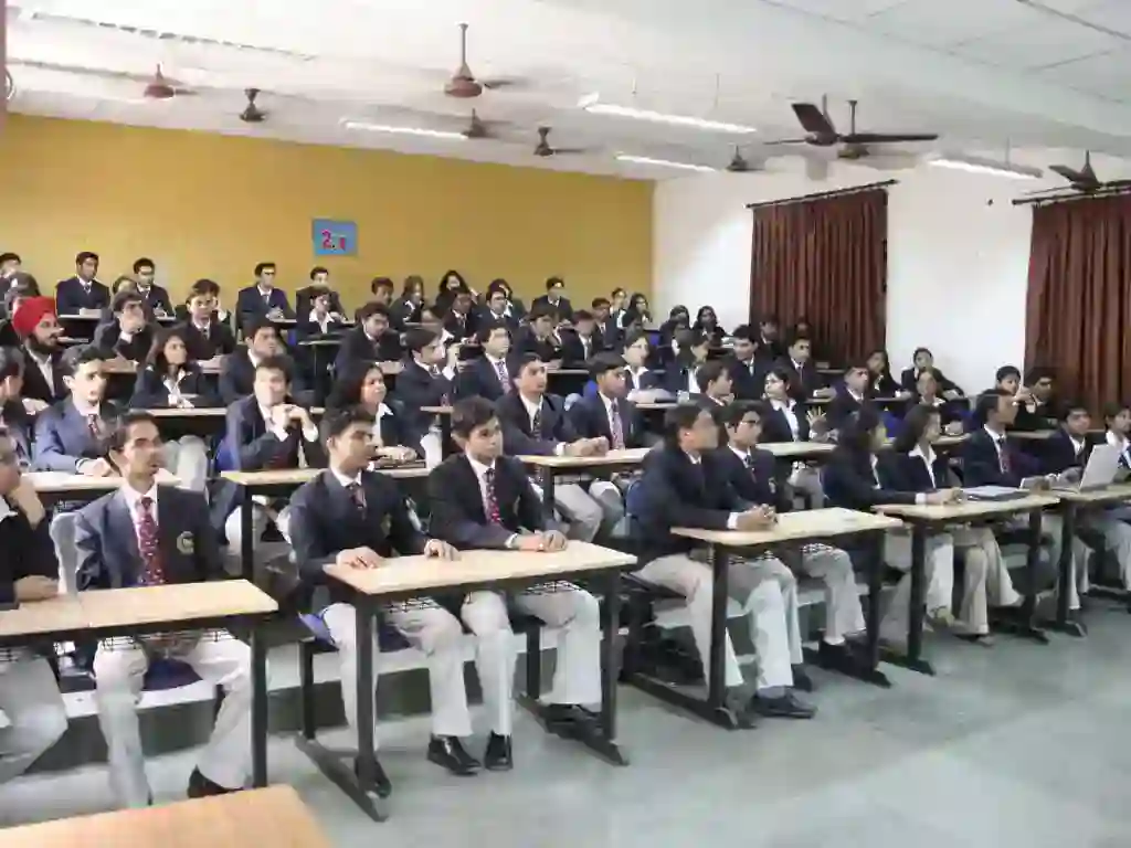 PGDM - 6 things that everyone should consider while choosing Digital Marketing Institute