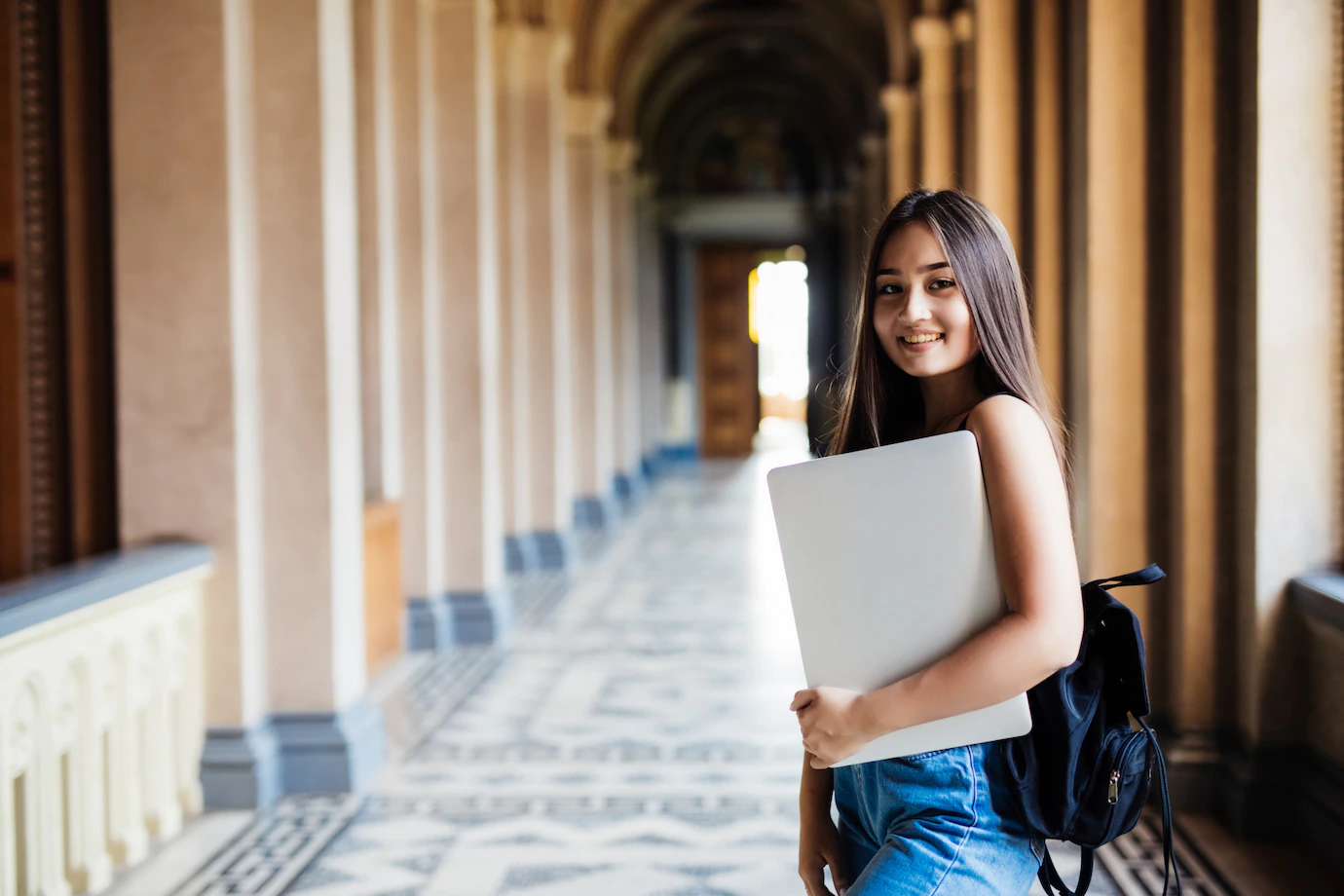 Here's a complete guide to different distance BBA courses